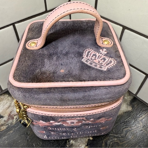 JUICY COUTURE Sugar & Spice Velour Train Case Y2K Embroidered Makeup Bag - Picture 8 of 14